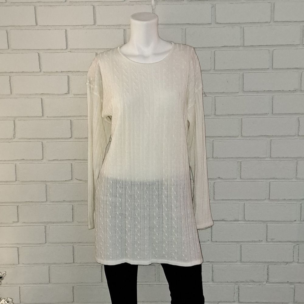 Carolyn Taylor Cream Long Sweater. Size Small NWOT